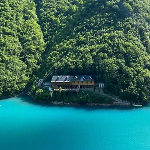Riverside Komani Hostel